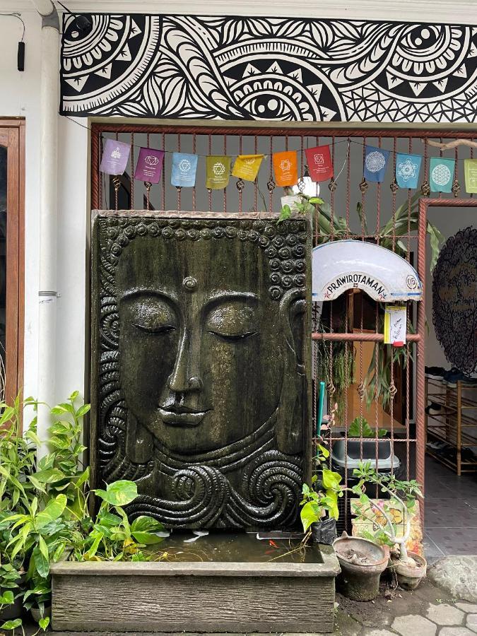 Gorga Hostel Yogyakarta Esterno foto